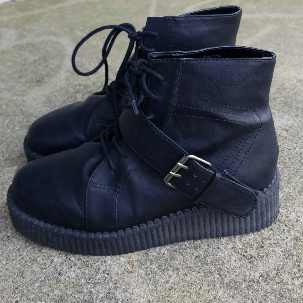 Deena & Ozzy Boots Urban Outfitters